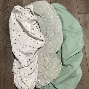 Bassinet sheet bundle